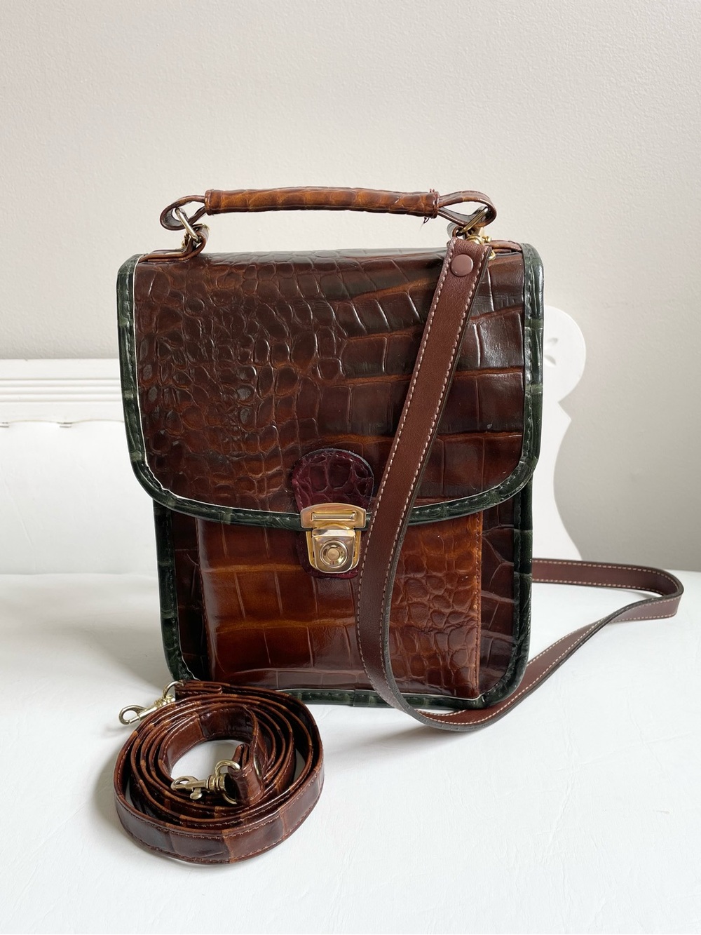 VINTAGE JACKSON FAUX ALLIGATOR BAG GOLD HARDWARE TRIPLE STRAPS BROWN BLACK